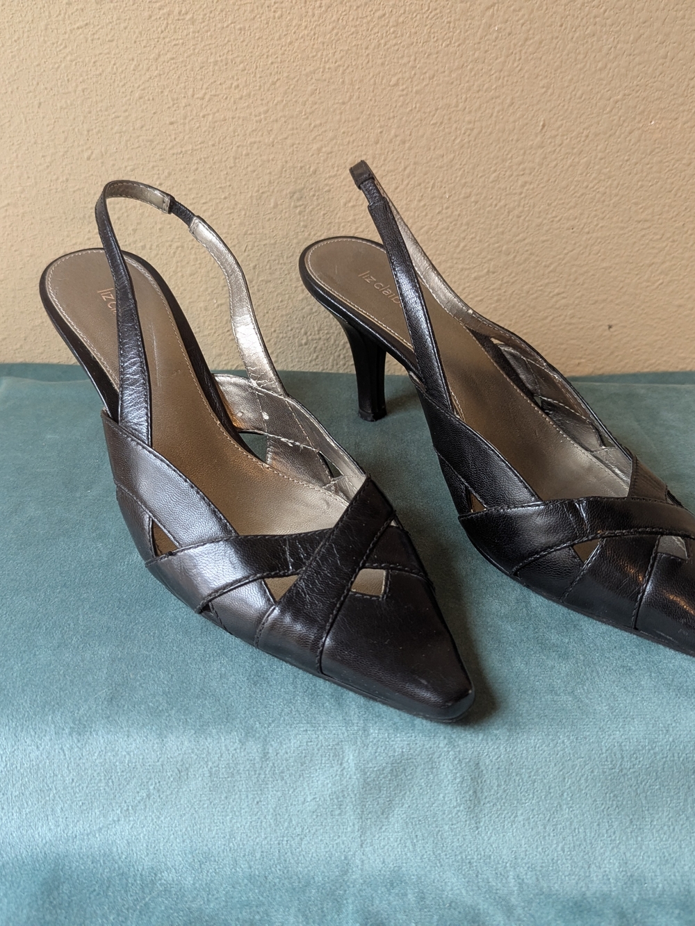Liz Claiborne Black Leather Slingback Pointed Toe Kitten Heel